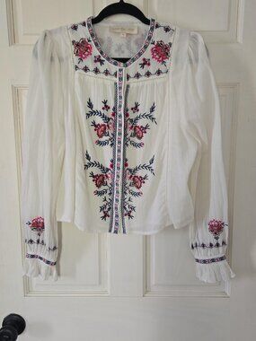 Love the Label sz S blouse with embroidered flowers